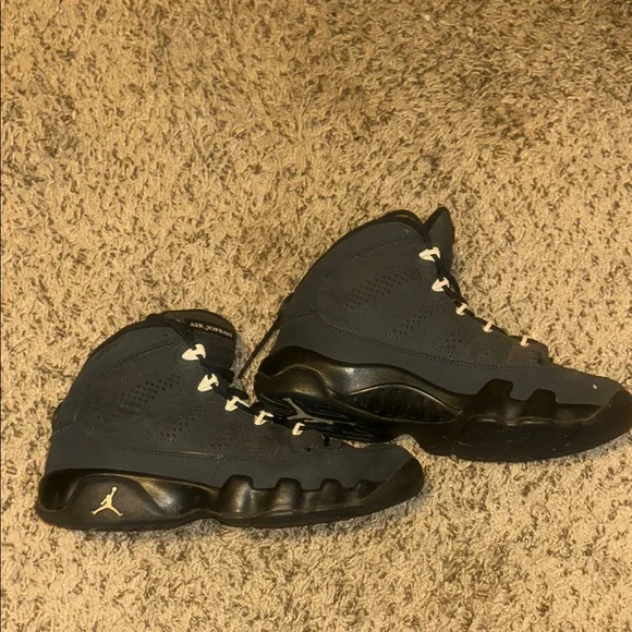 Jordan Kids Black and White Sneakers - Picture 3 of 5